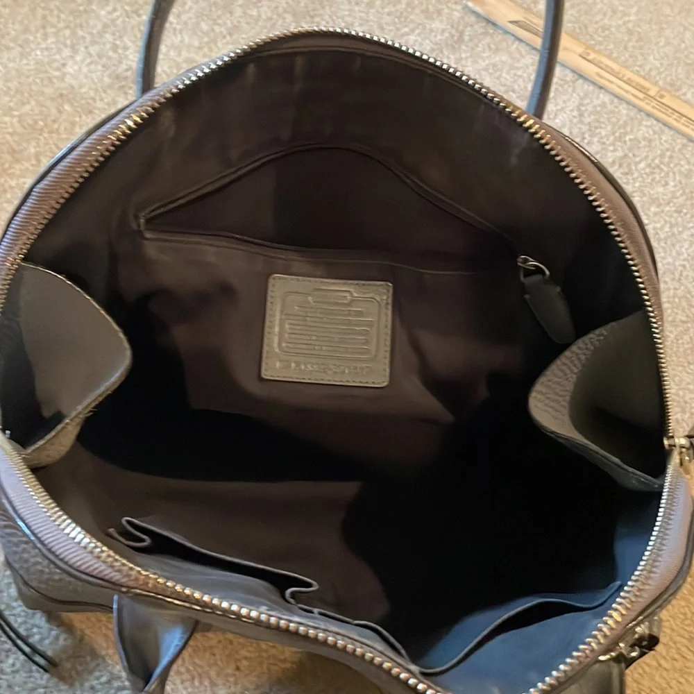 Gray pebbled leather coach bag - Picture 4 of 11